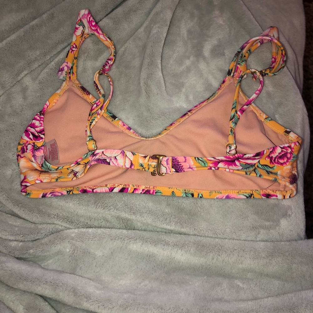 Target swimsuit top - Picture 2 of 4